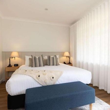 Clare Country Club Hotel Екстериор снимка