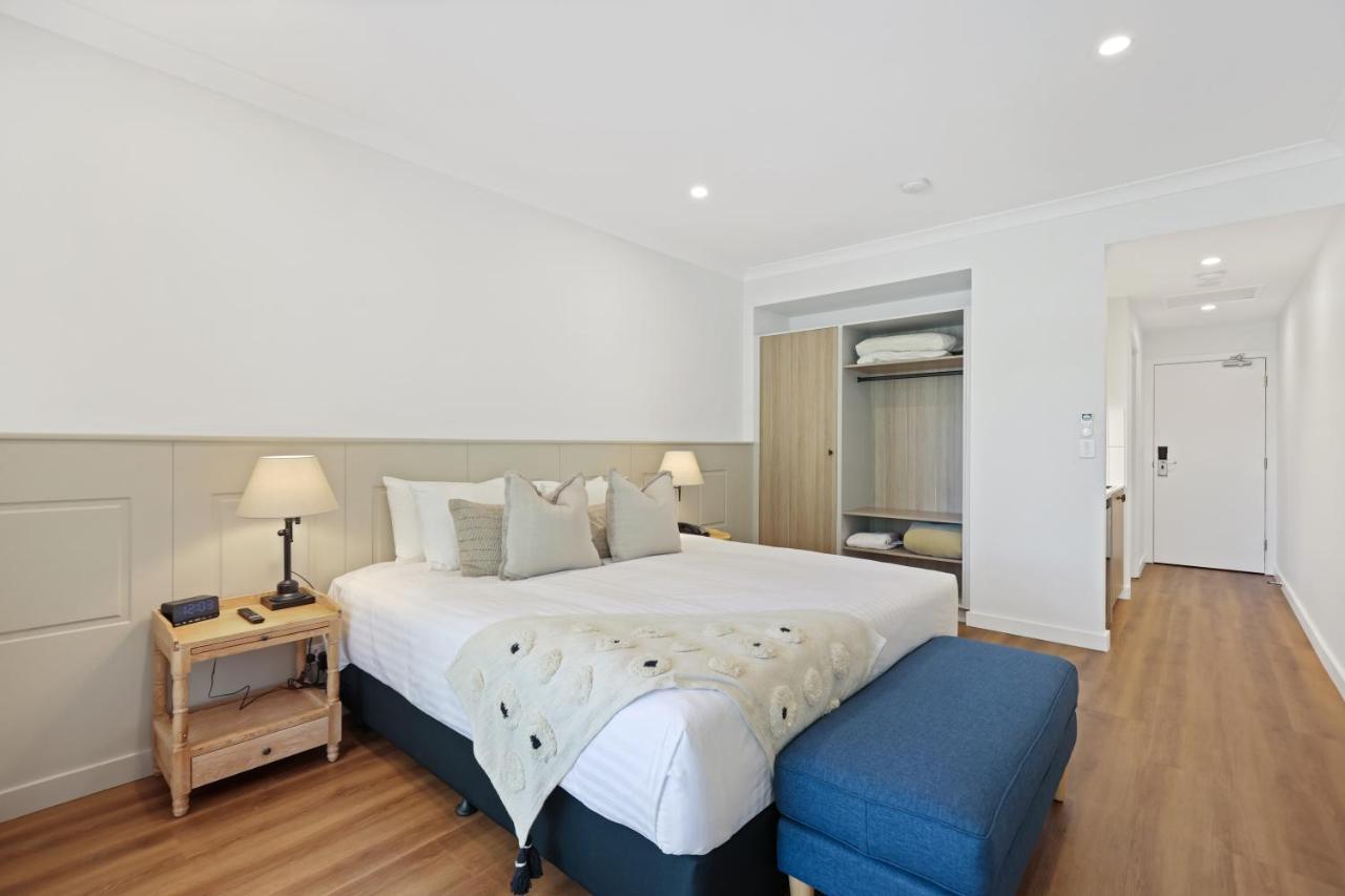 Clare Country Club Hotel Екстериор снимка