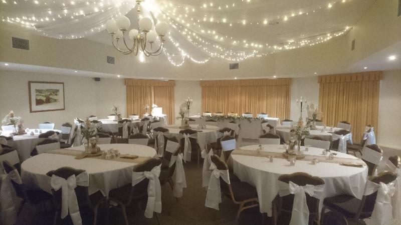 Clare Country Club Hotel Екстериор снимка