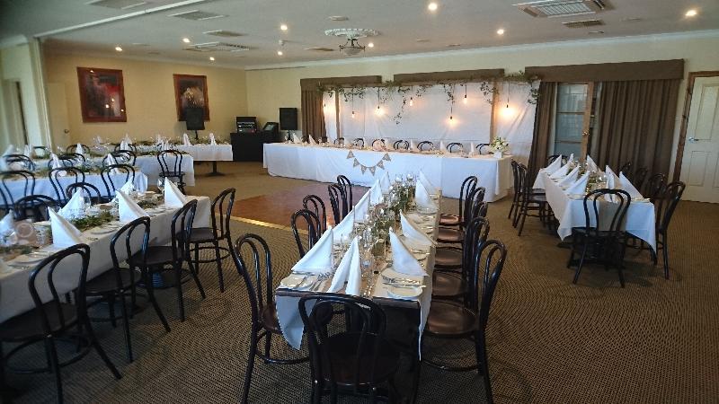 Clare Country Club Hotel Екстериор снимка