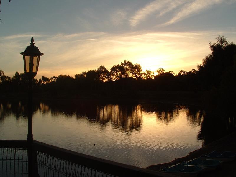 Clare Country Club Hotel Екстериор снимка